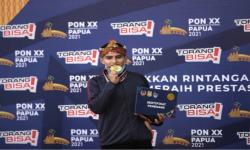 Peraih medali emas pencak silat nomor seni tunggal putra, Asep Yuldan Sani dari Jawa Barat.
