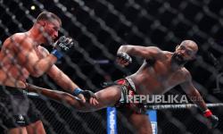 Jon Jones tak Terbendung di Hadapan Stipe Miocic 