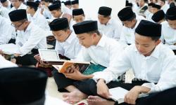 Khidmat! Khataman Alquran Puluhan Ribu Santri Warnai Perayaan Isra Miraj di Darunnajah