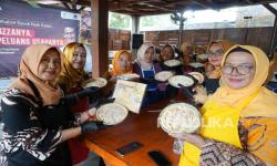 Sandi Melalui YIS Gelar Pelatihan Buat Pizza Bagi Ibu Rumah Tangga