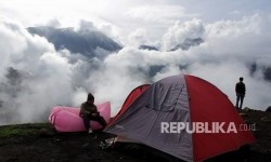 Basarnas Sulsel Selamatkan Peserta Upacara di Gunung Bawakaraeng