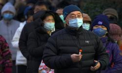 Flu Mewabah, Antrean Panjang Mulai Terlihat di Sejumlah Apotek Kota Beijing