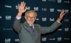 Steven Spielberg Bahas Konflik Israel-Palestina Saat Terima Penghargaan USC