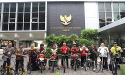 Tiga Pesepeda Indonesia dalam Perjalanan ke Makkah