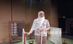 Tika Bravani Perankan Siti Walidah dalam Teater Monolog 'Aku yang Tak Kehilangan Suara'