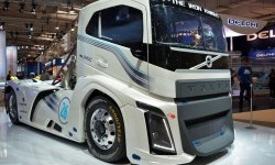 Pembuat Truk AB Volvo Mulai Pecat Staf di Rusia