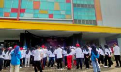Carnaval Mahasiswa Baru Universitas BSI Kampus Sukabumi Berlangsung Meriah