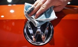 Volkswagen Lanjutkan Produksi di Pabrik China