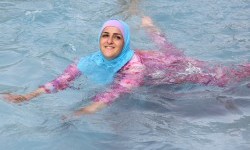 Kota di Prancis Ini Bolehkan Muslimah Berenang dengan Burkini