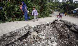 BSI Maslahat Salurkan Bantuan pada Korban Bencana Tanah Bergerak Bogor
