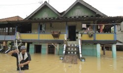 Ratusan Rumah di Muara Enim Terendam Banjir Dua Meter