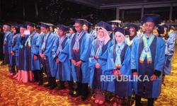 Komitmen Universitas BSI: Ciptakan Lulusan Unggul di Wisuda Ke-60 yang Penuh Makna