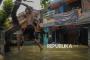 Banjir di Perempatan Delta Mas Bekasi Bikin Puluhan Kendaraan Mogok, Jababeka Dikepung Air
