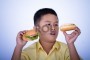 Laporan Kasus: Satu Dekade Makan <em>Junk Food</em> Melulu, Pemuda di Inggris Jadi Buta