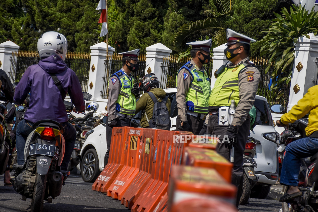  Penutupan  Ruas Jalan  di  Bandung 