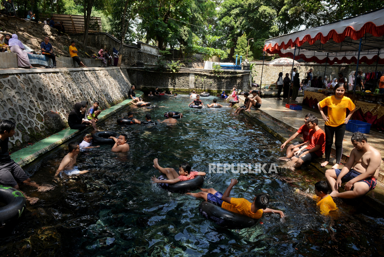 Wisata Air Obyejk Mata Air Cokro (OMAC) Klaten