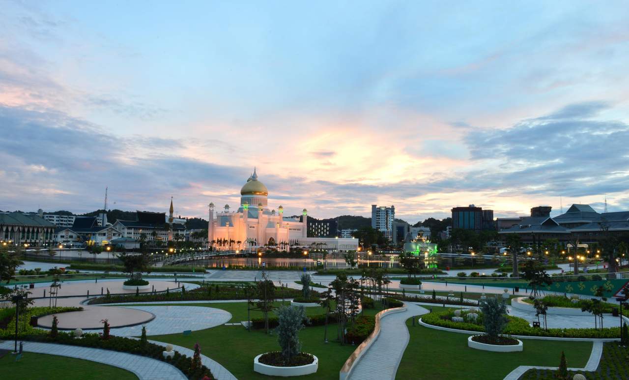 Kesultanan Brunei, Riwayat Negeri Petrodolar