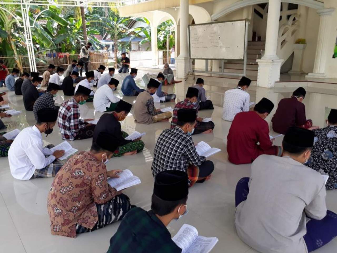 Seluruh Santri El Bayan Sembuh Dari Covid 19