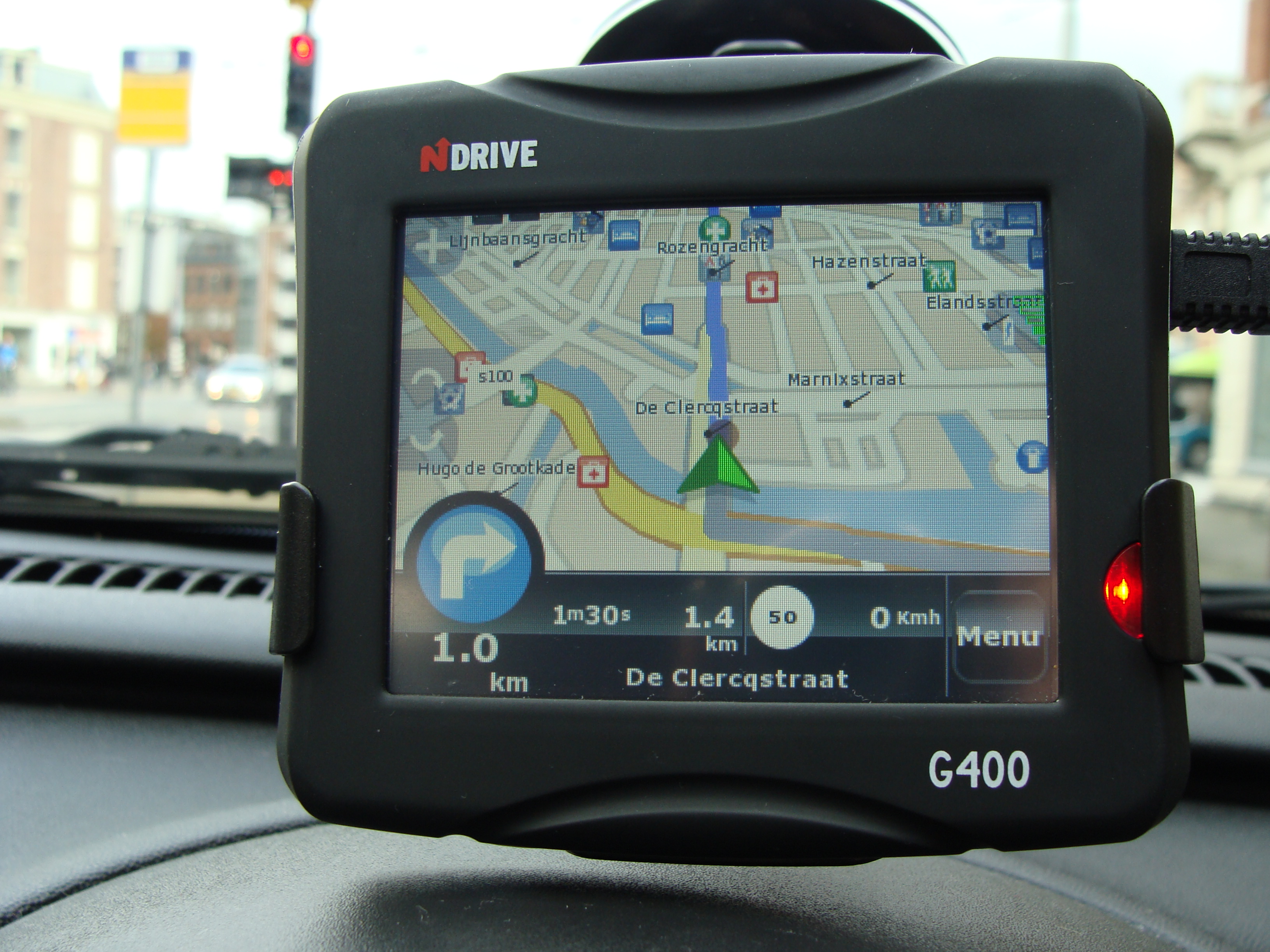 Бесплатный навигатор для автомобиля без интернета. Система жпс. Навигатор. GPS навигация. Навигатор машина.
