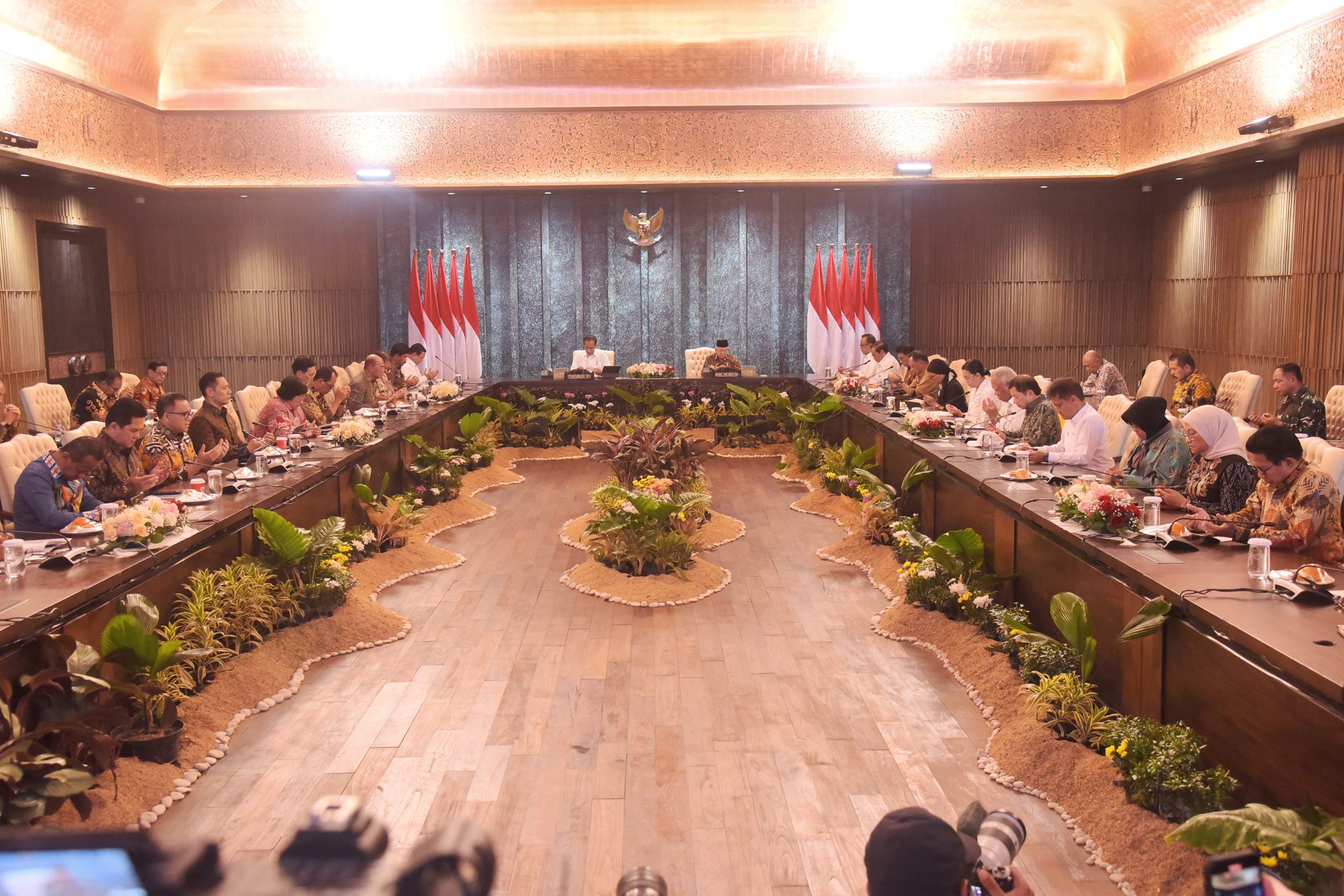 Presiden Jokowi Pimpin Sidang Kabinet Perdana di IKN