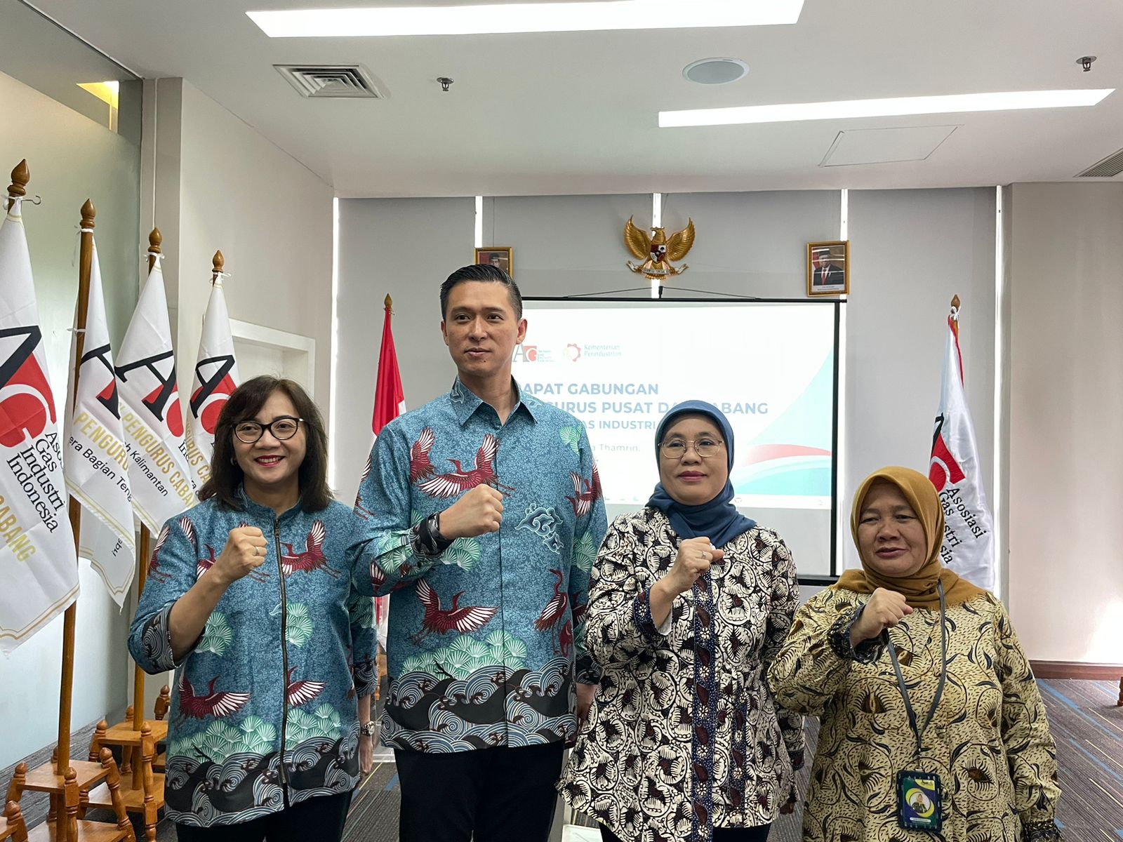 Hidrogen Hijau untuk Capai Target NZE Industri