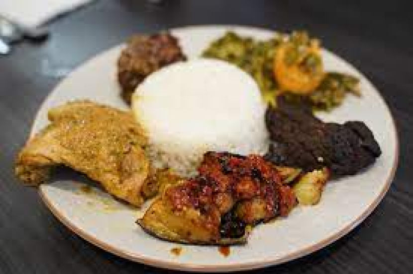 Nasi Padang. Lima tips aman agar saat makan Nasi Padang kolesterol tetap terkontrol.