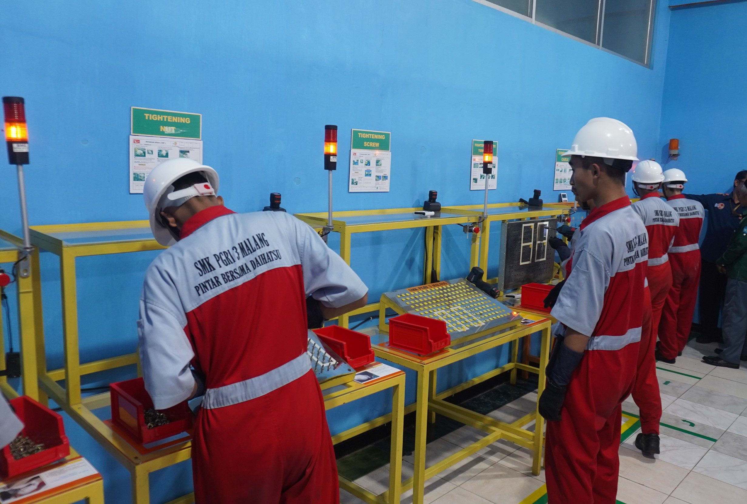 Daihatsu Donasikan Alat Praktik untuk Dukung Pendidikan Teknologi Otomotif