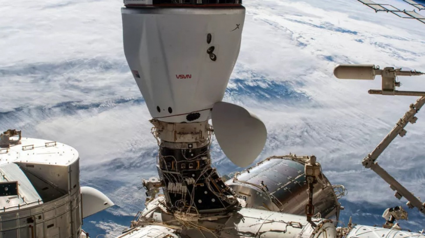 Kapal kargo SpaceX Dragon CRS-24 bersiap lepas landas dari pelabuhan Stasiun Luar Angkasa Internasional (ISS) pada modul Harmony pada Sabtu, 22 Januari 2021. Namun, ditunda dalam satu hari. Foto: NASA