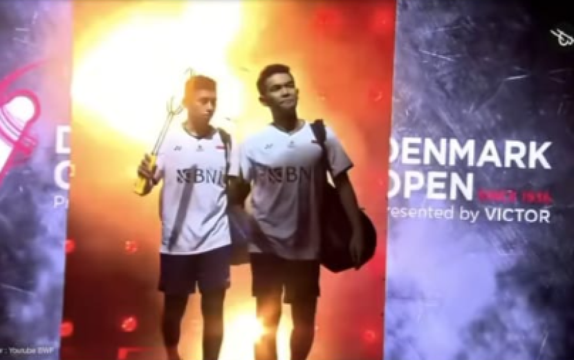 Pemain peringkat 1 dunia Fajar Alfian meminta masyarakat mendoakan dia dan pasangannya, Muhammad Rian Ardianto mampu membawa kado untuk HUT RI dari Kejuaraan Dunia BWF 2023.