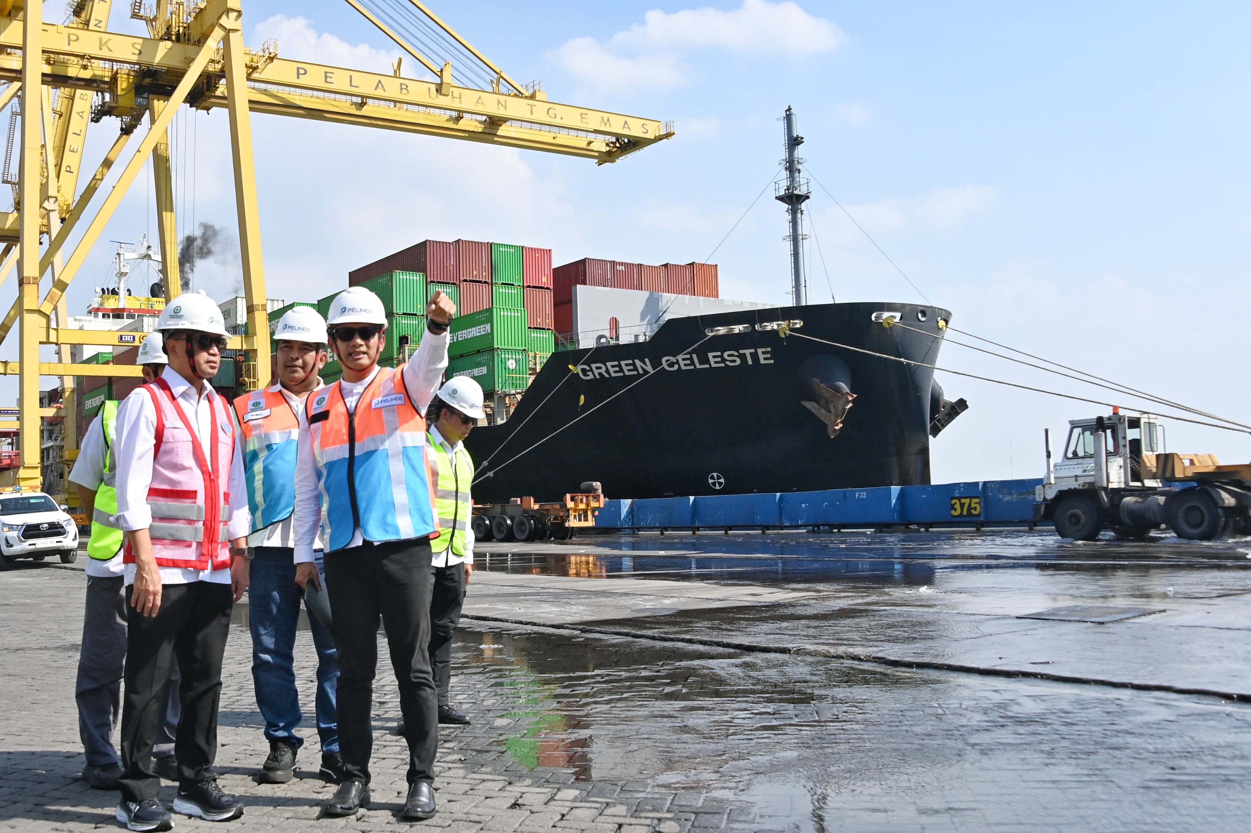 Menhub Perintahkan Pelindo Percepat Penanganan Rob di Tanjung Emas
