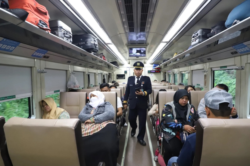 Ilustrasi.  PT Kereta Api Indonesia (Persero) mengoperasikan total sebanyak 1.085 Kereta Api Jarak Jauh pada periode long weekend libur Isra Mi'raj dan cuti bersama Imlek. (Foto: Humas PT KAI)
