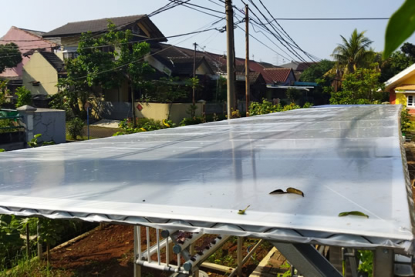 Plastik UV sebagai atap green house untuk mengurangi paparan sinar UV yang masuk ke tanaman di dalam green house