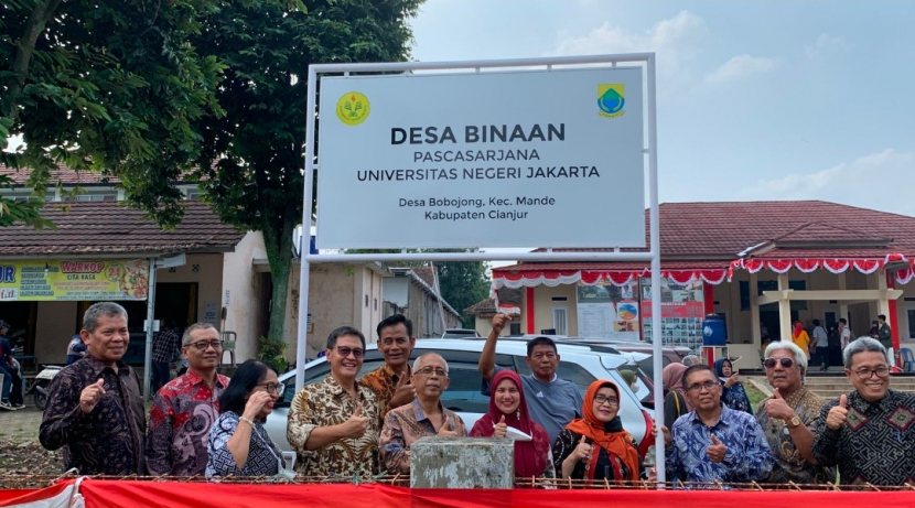 Pascasarjana UNJ melaksanakan pelatihan sebagai Pengabdian Kepada Masyarakat di Desa Bobojong, Cianjur pada 25 Juli 2022 lalu.