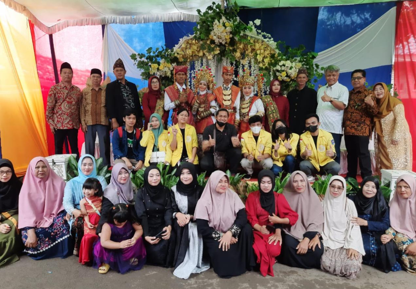 Pesta pernikahan adat masyarakat Lampung (Dokumentasi Tim Kepedulian Masyarakat UI tahun 2022).