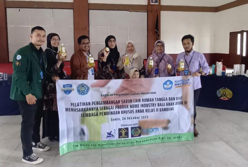 Dosen Farmasi Universitas Muhammadiyah Prof Dr Hamka (Uhamka) melaksanakan Pengabdian Masyarakat di Lembaga Pembinaan Khusus Anak (LPKA) Kelas II Bandung. (Foto: Dok Uhamka)