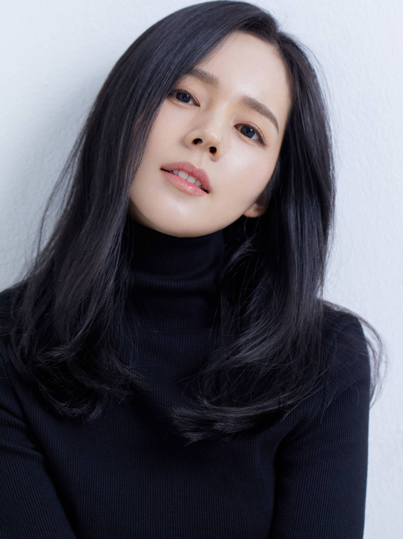 Potret aktris Korea Selatan, Han Ga In. Pemeran drama 