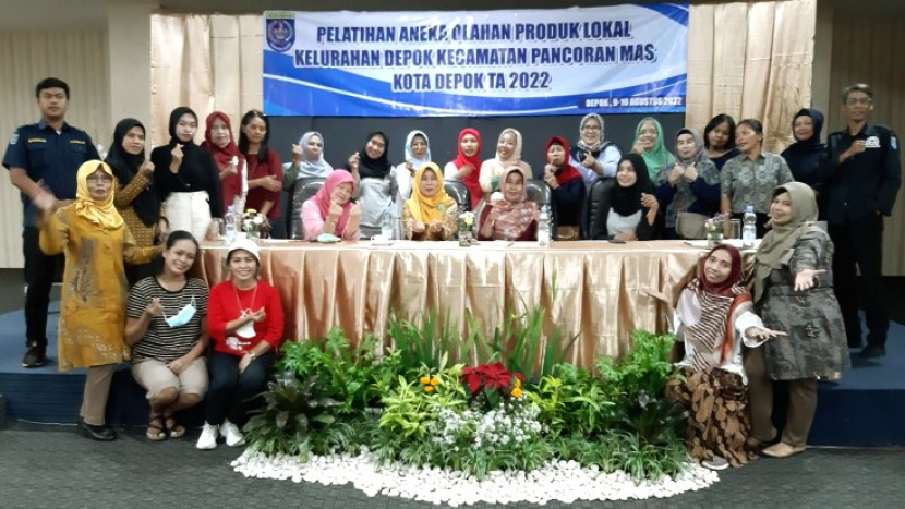 Puluhan peserta pelatihan Aneka Olahan Produk Lokal yang diselenggarakan oleh Kelurahan Depok di Zam-Zam Convention Centre, Jalan Margonda, Kota Depok, Kamis (11/08/2022). 