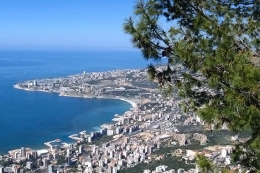 Beirut utara dengan pantai yang mempesona.