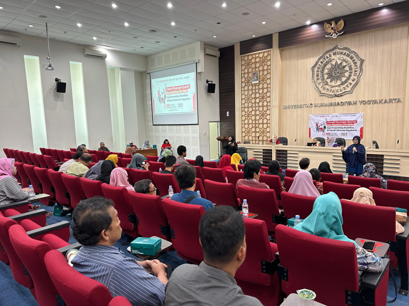 Program pelatihan Literasi Keuangan Syariah dan Life Skill: Bengkel HP Disabilitas di Kampus Universitas Muhammadiyah Yogyakarta dihadiri oleh 115 peserta disabilitas. (Dok. Istimewa)