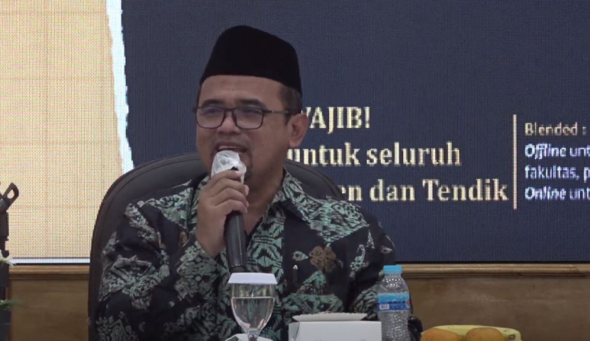 Rektor UIKA Bogor Prof HE Mujahidin memberikan papadan dalam Workshop Peran Strategis Perguruan Tinggi dalam Membangun SDM yang Beradab, di Kampus UIKA Bogor, Jawa Barat, Rabu (2/2). Foto : Humas UIKA