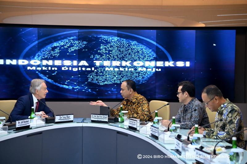 Menkominfo dan Tony Blair Bahas Transformasi Digital