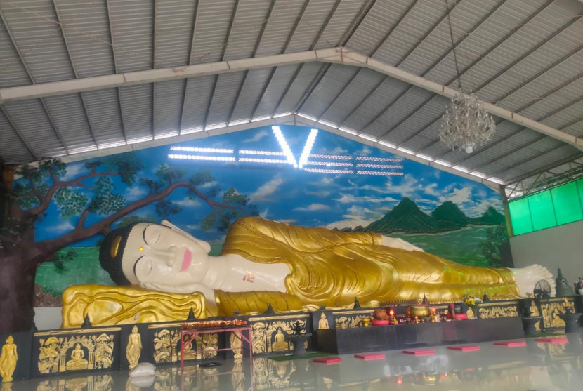 Patung Buddha Tidur di Vihara Buddha Dharma 8 Pho Sat, Desa Tonjong, Kecamatan Tajur Halang, Bogor, Jawa Barat (26/02/2023). Foto: Dokumen Pribadi
