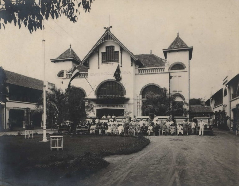 Grand Hotel de Djokdja pada masa Belanda. © Josef Lebovic Gallery