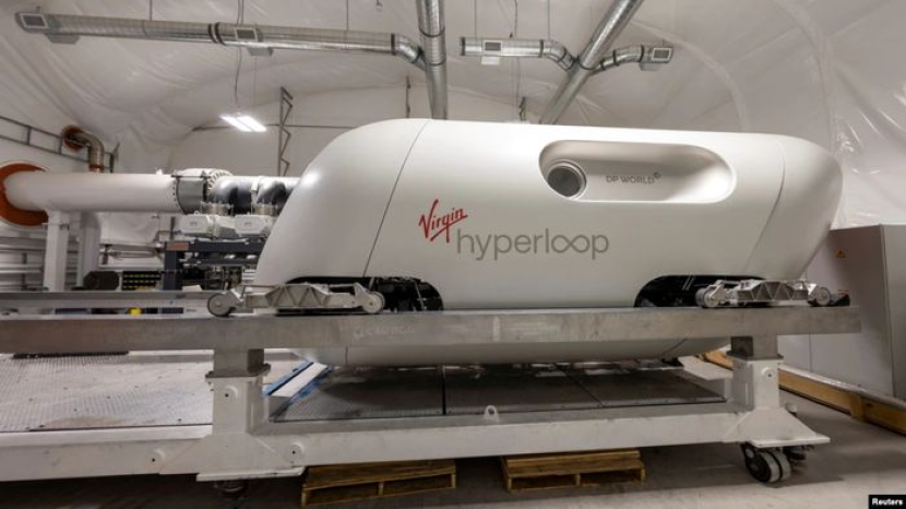 Gambar 7. Teknologi Hyperloop pada kereta Maglev (Sumber : MIKE BLAKE/REUTERS)