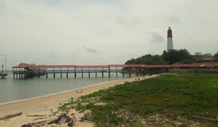 Menara Mercusuar di Tanjung Kalian, Muntok, Bangka Belitung. (Foto: Mursalin Yasland)