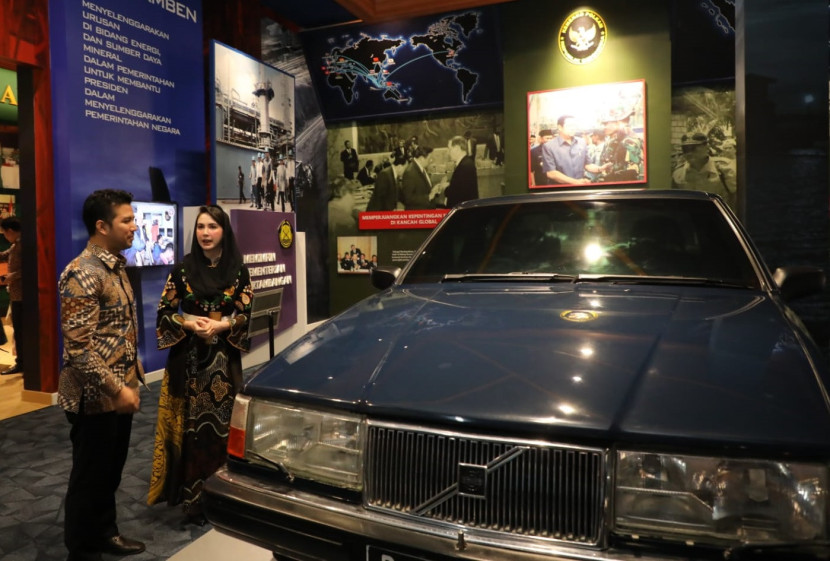 Di Museum SBY, kita bisa melihat sedan Volvo pertama dipakai presiden ke-6 kita ini.