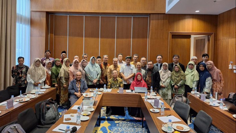 Rapat penyusunan terjemah Alquran Bahasa Betawi di Jakarta, Jumat (2/2/2024). Foto: Kemenag