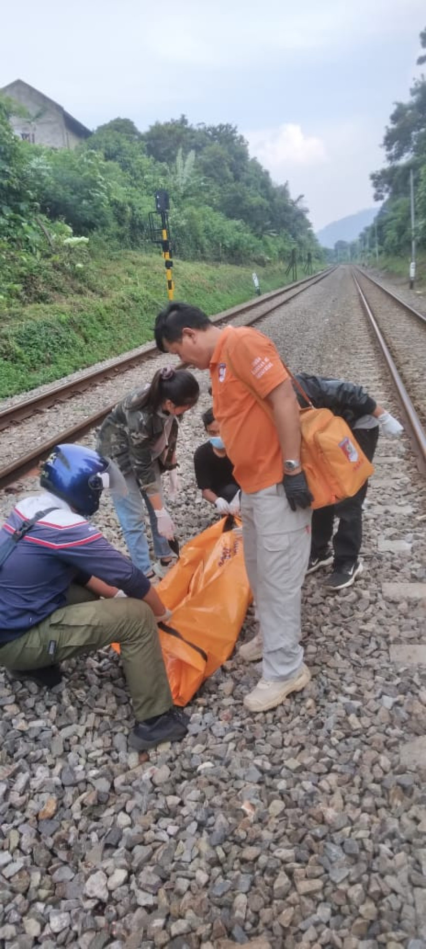 Seorang pria tewas usai tertabrak kereta api di Kabupaten Bandung Barat. Dok Republika