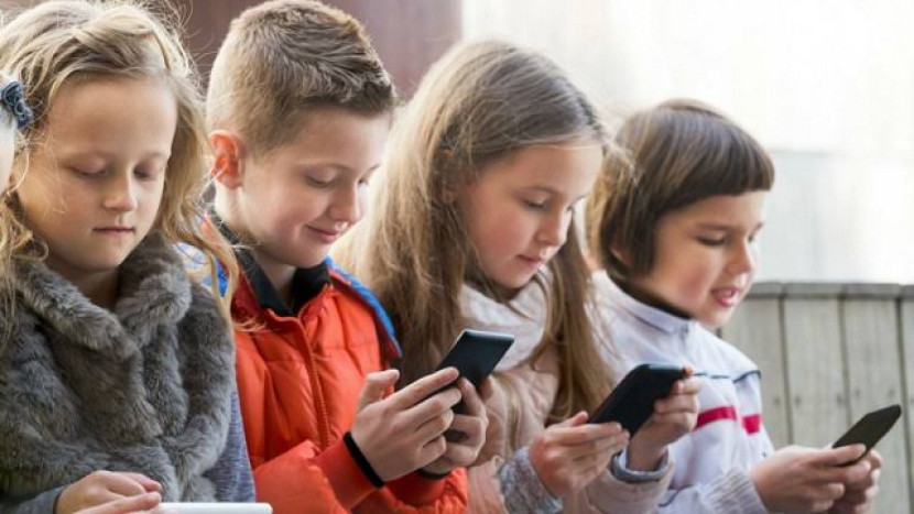 Komunikasi di Media Sosial Dalam Jangkauan Anak-Anak