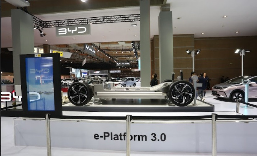Tampak stan BYD di IIMS 2024 . dok BYD